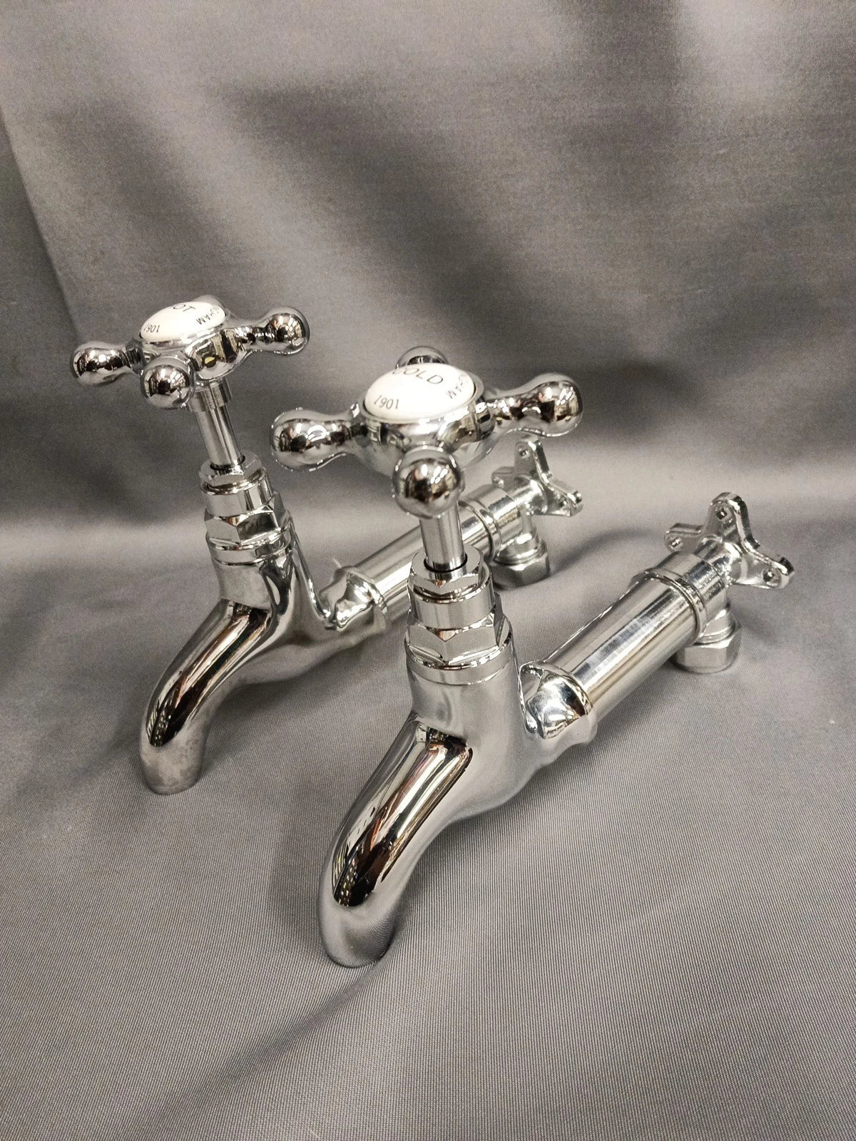 Chrome Wall Mounted Kitchen Taps Ideal 4 Belfast Sink, Reconditioned 17 cm Spout