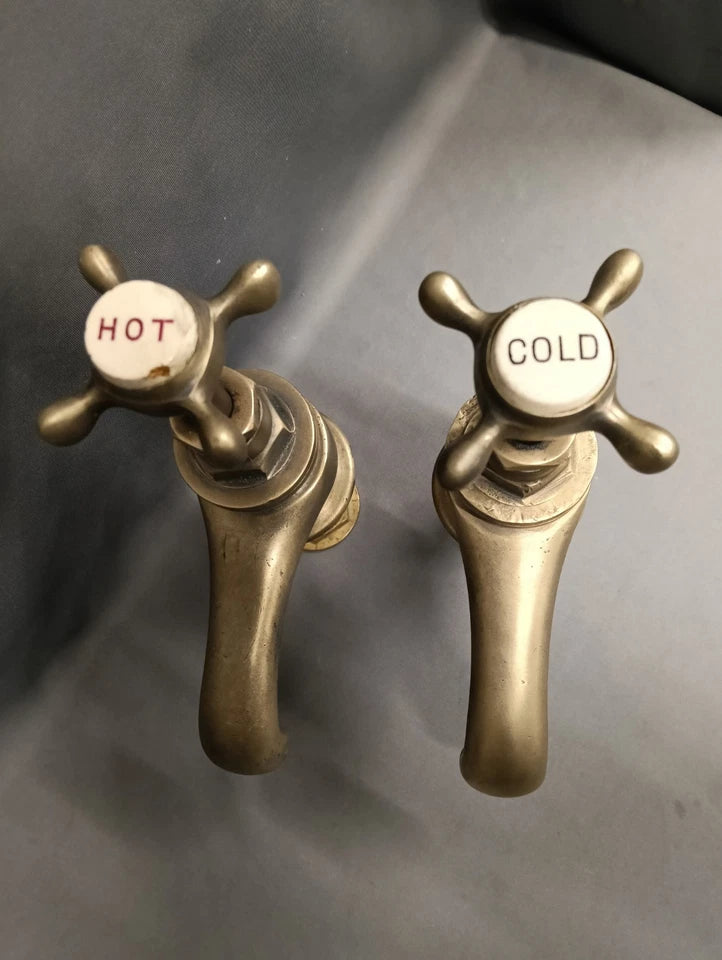 Bath Taps Aged Brass, Reclaimed & Fully Refurbished 10 cm Spout